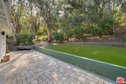 $1,095,000 | 5131 Tendilla Avenue, Woodland Hills, CA 91364