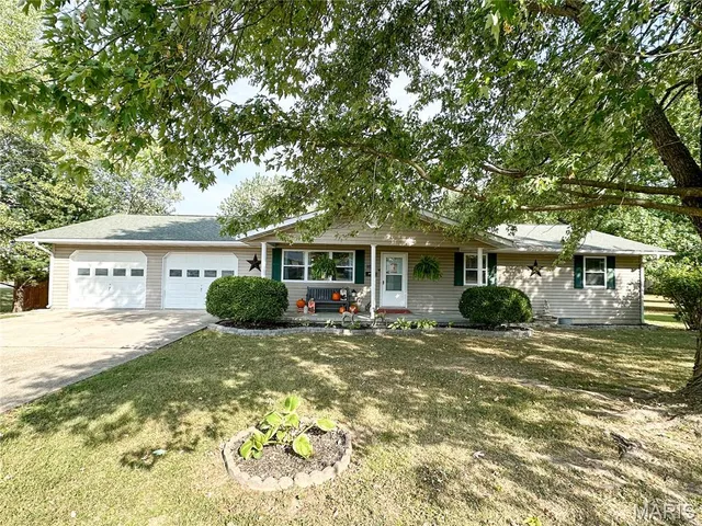 $249,900 | 1100 South Gertrude Street, Salem, MO 65560