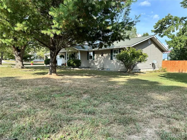 $249,900 | 1100 South Gertrude Street, Salem, MO 65560