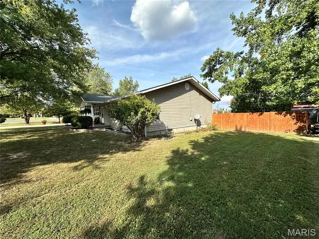 $249,900 | 1100 South Gertrude Street, Salem, MO 65560