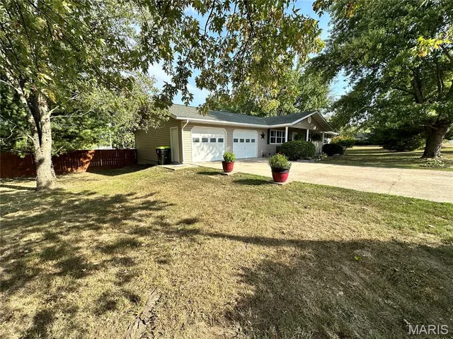 $249,900 | 1100 South Gertrude Street, Salem, MO 65560