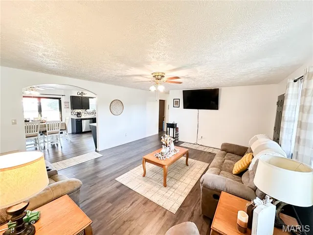 $249,900 | 1100 South Gertrude Street, Salem, MO 65560