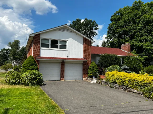 $3,650 | 3 Old Field Road, West Hartford, CT 06117