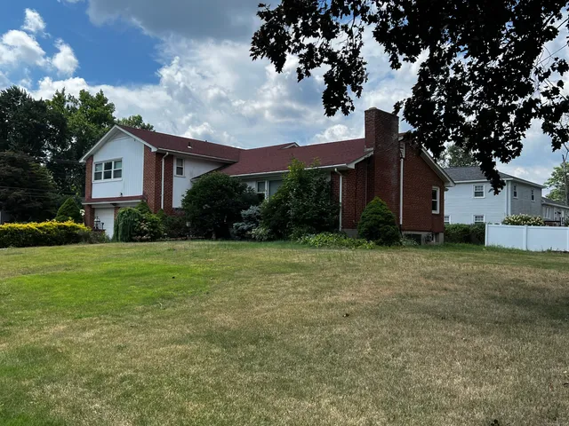 $3,650 | 3 Old Field Road, West Hartford, CT 06117