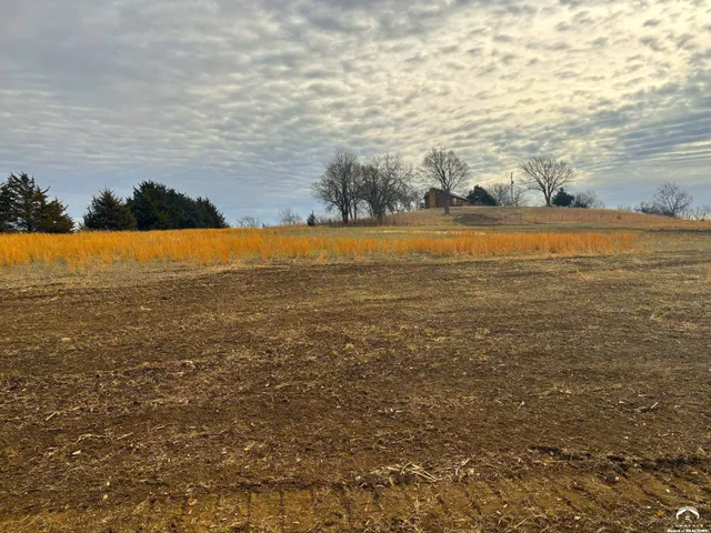 $92,500 | 1150 Southeast Stanley Road, Tecumseh, KS 66542