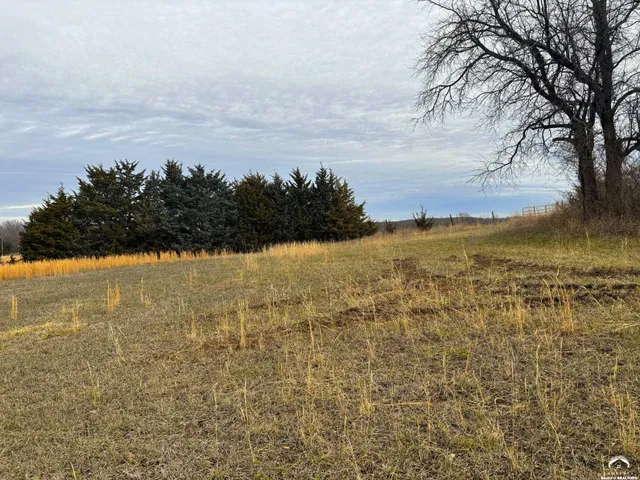 $92,500 | 1150 Southeast Stanley Road, Tecumseh, KS 66542