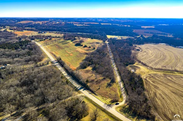 $92,500 | 1150 Southeast Stanley Road, Tecumseh, KS 66542