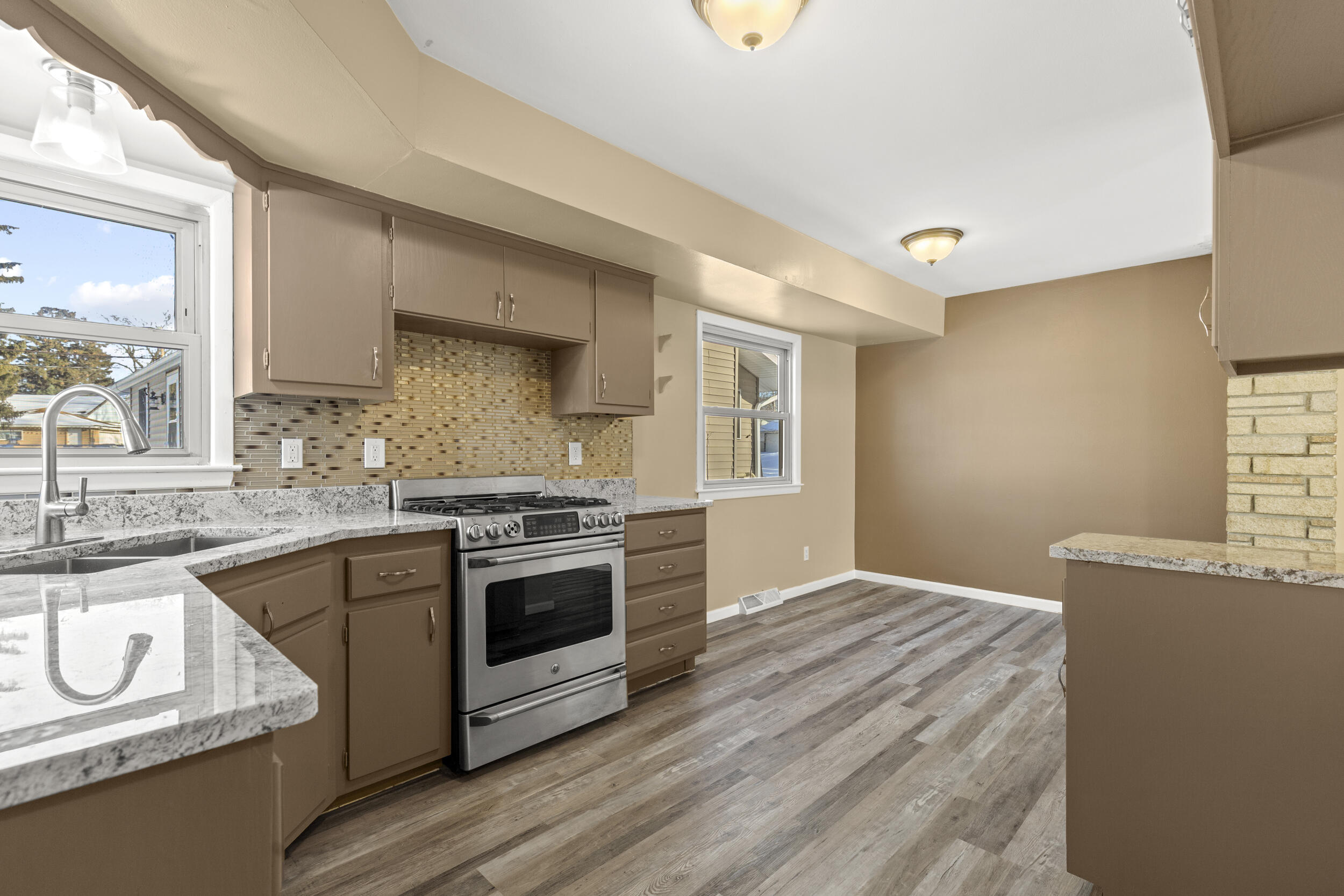 7140 North 48th Street Milwaukee, WI 53223 - Photo 6 of 28 Kitchen