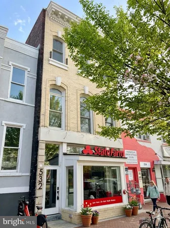$2,450 | 532 8th Street Southeast, Unit 3, Washington, DC 20003