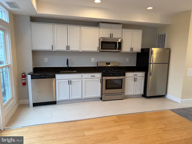 $2,500 | 532 8th Street Southeast, Unit 3, Washington, DC 20003