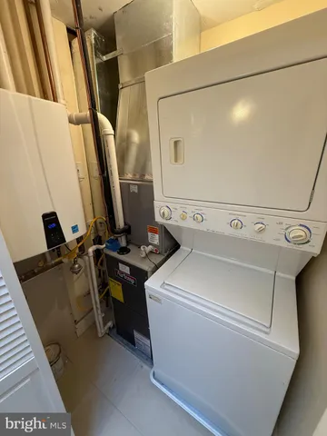 $2,500 | 532 8th Street Southeast, Unit 3, Washington, DC 20003