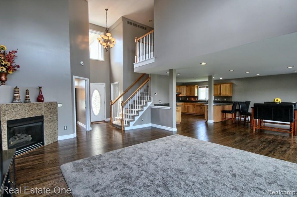 32451 South River Road Harrison Township, MI 48045 - Photo 7 of 37 7.jpg