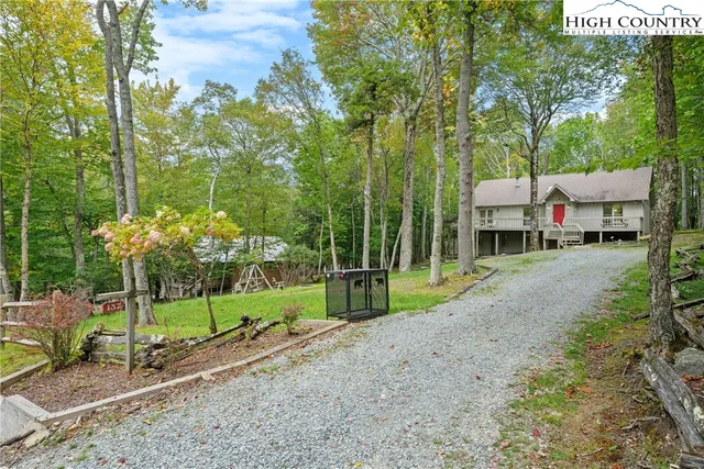 $489,000 | 137 Staghorn Hollow, Beech Mountain, NC 28604