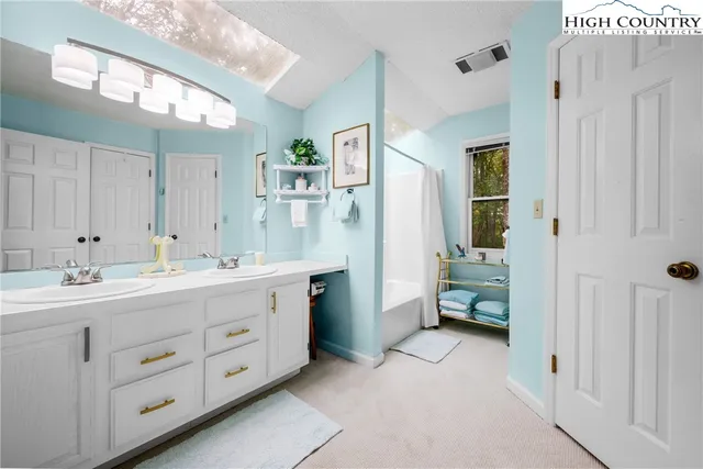 $489,000 | 137 Staghorn Hollow, Beech Mountain, NC 28604