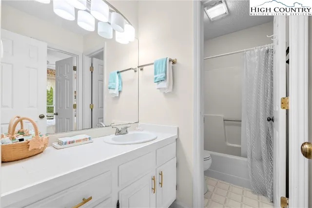 $489,000 | 137 Staghorn Hollow, Beech Mountain, NC 28604