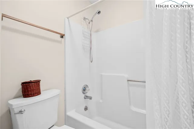 $489,000 | 137 Staghorn Hollow, Beech Mountain, NC 28604