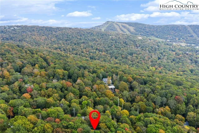 $489,000 | 137 Staghorn Hollow, Beech Mountain, NC 28604