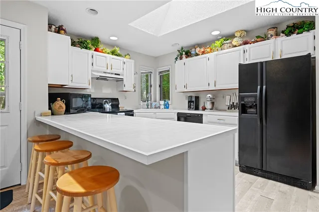 $489,000 | 137 Staghorn Hollow, Beech Mountain, NC 28604