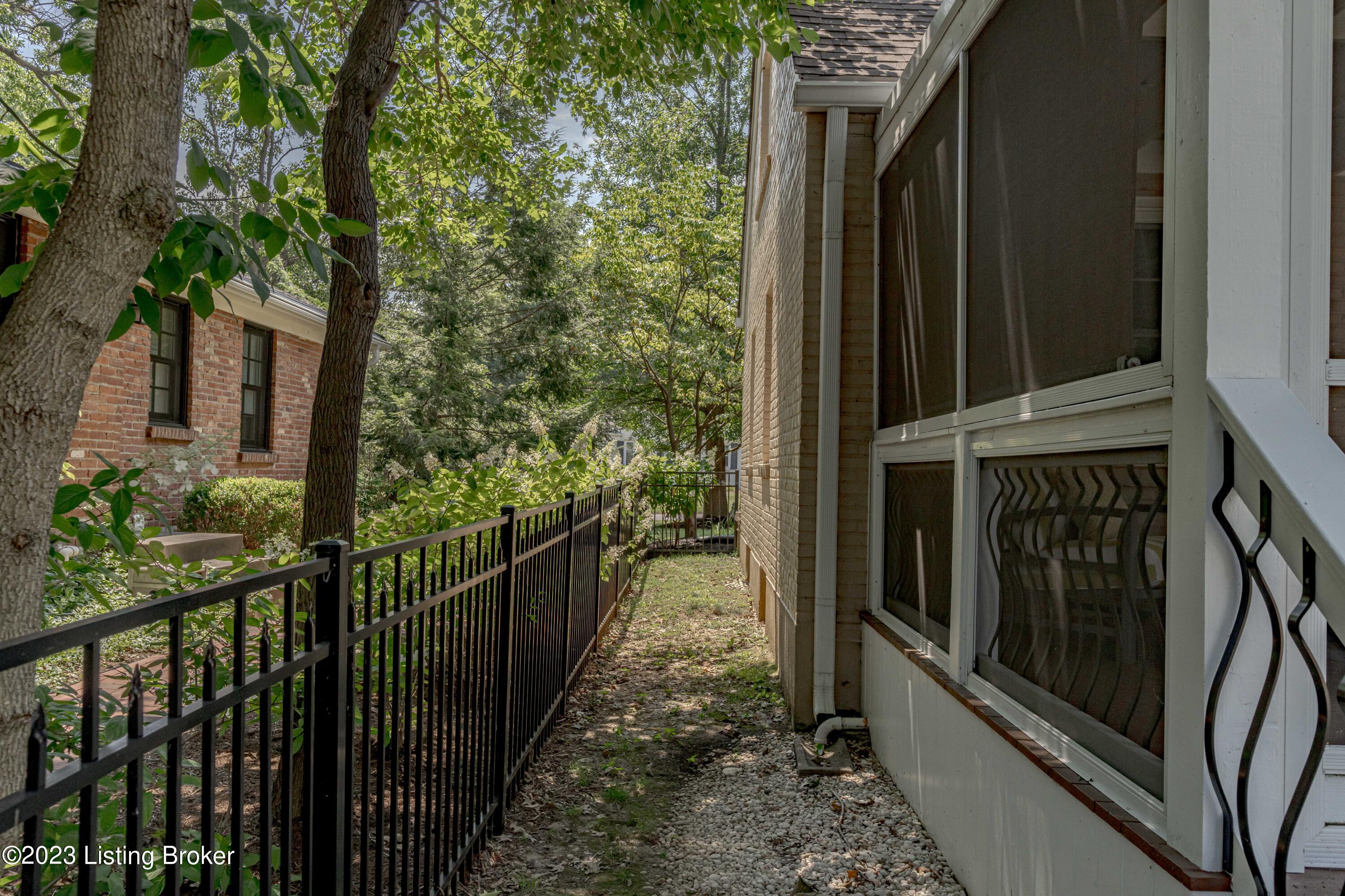 4516 Blenheim Road Louisville, KY 40207 - Photo 79 of 81 DSC00289