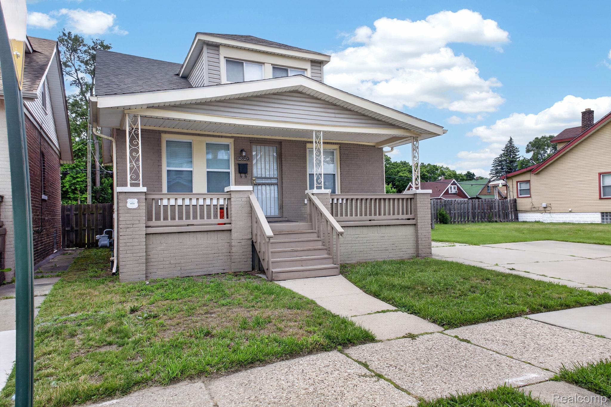 15859 Santa Rosa Drive Detroit, MI 48238 - Photo 3 of 33 3-web-or-mls-2J4A9760.jpg
