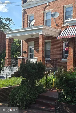 $525,000 | 1656 U Street Southeast, Washington, DC 20020