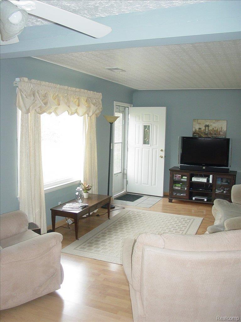 3568 Rabidue Road North Street, MI 48049 - Photo 3 of 7 DSC01635