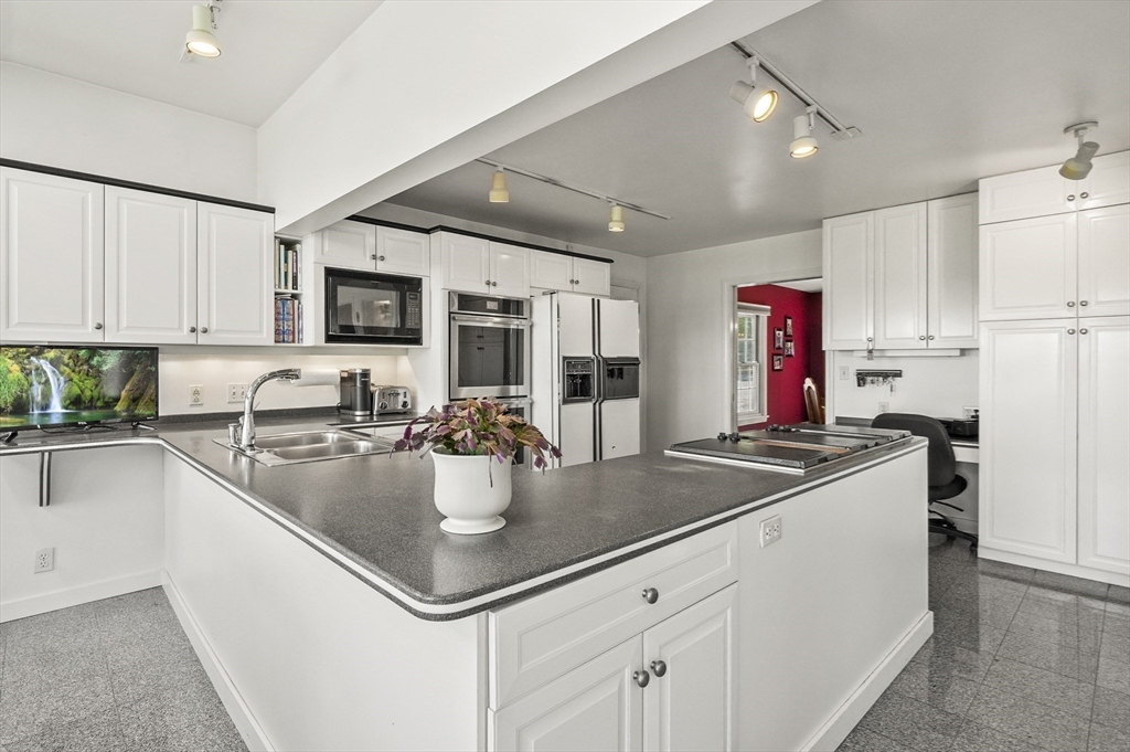 56 Upper Gore Road Webster, MA 01570 - Photo 6 of 37