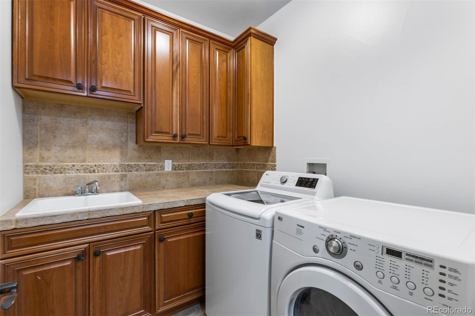 4364 Chateau Ridge Lane Castle Rock, CO 80108 - Photo 21 of 38