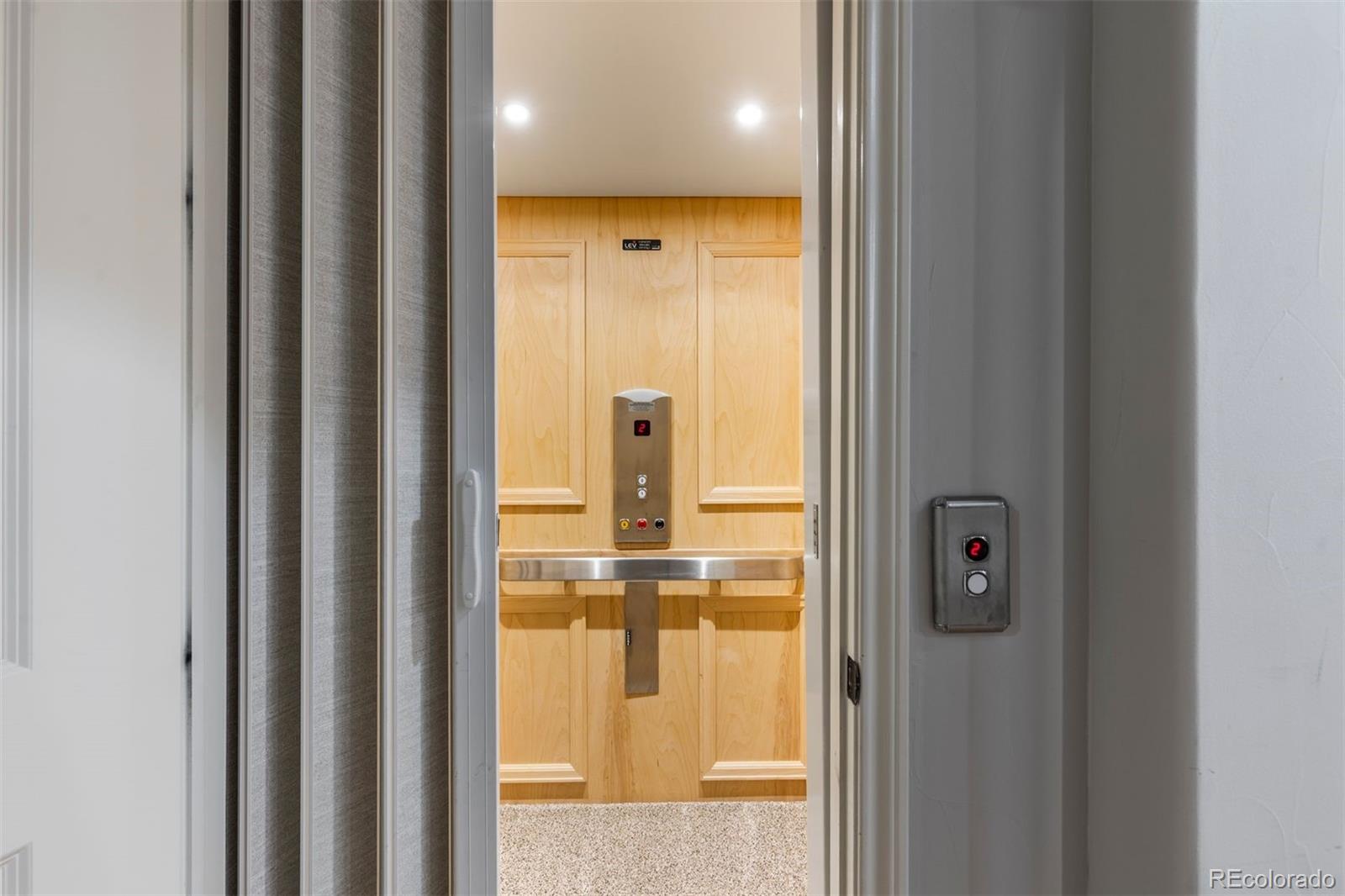 4364 Chateau Ridge Lane Castle Rock, CO 80108 - Photo 23 of 38