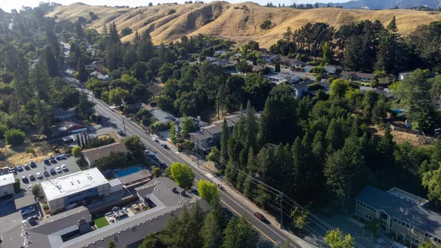 $6,300,000 | 327 Rheem Boulevard, Moraga, CA 94556