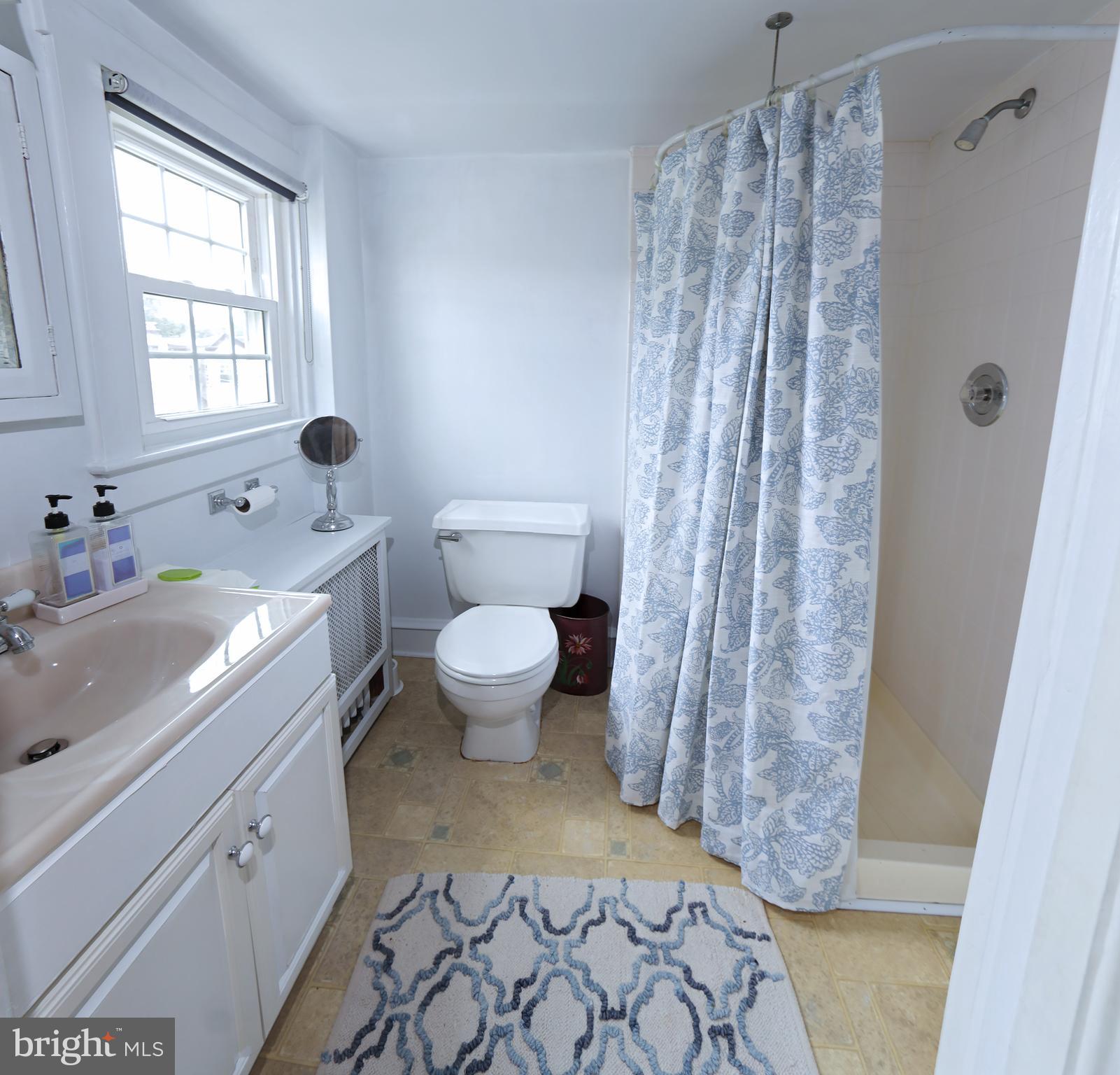 22 Eldon Road Lansdowne, PA 19050 - Photo 23 of 30 Full Bathroom on 3rd Floor