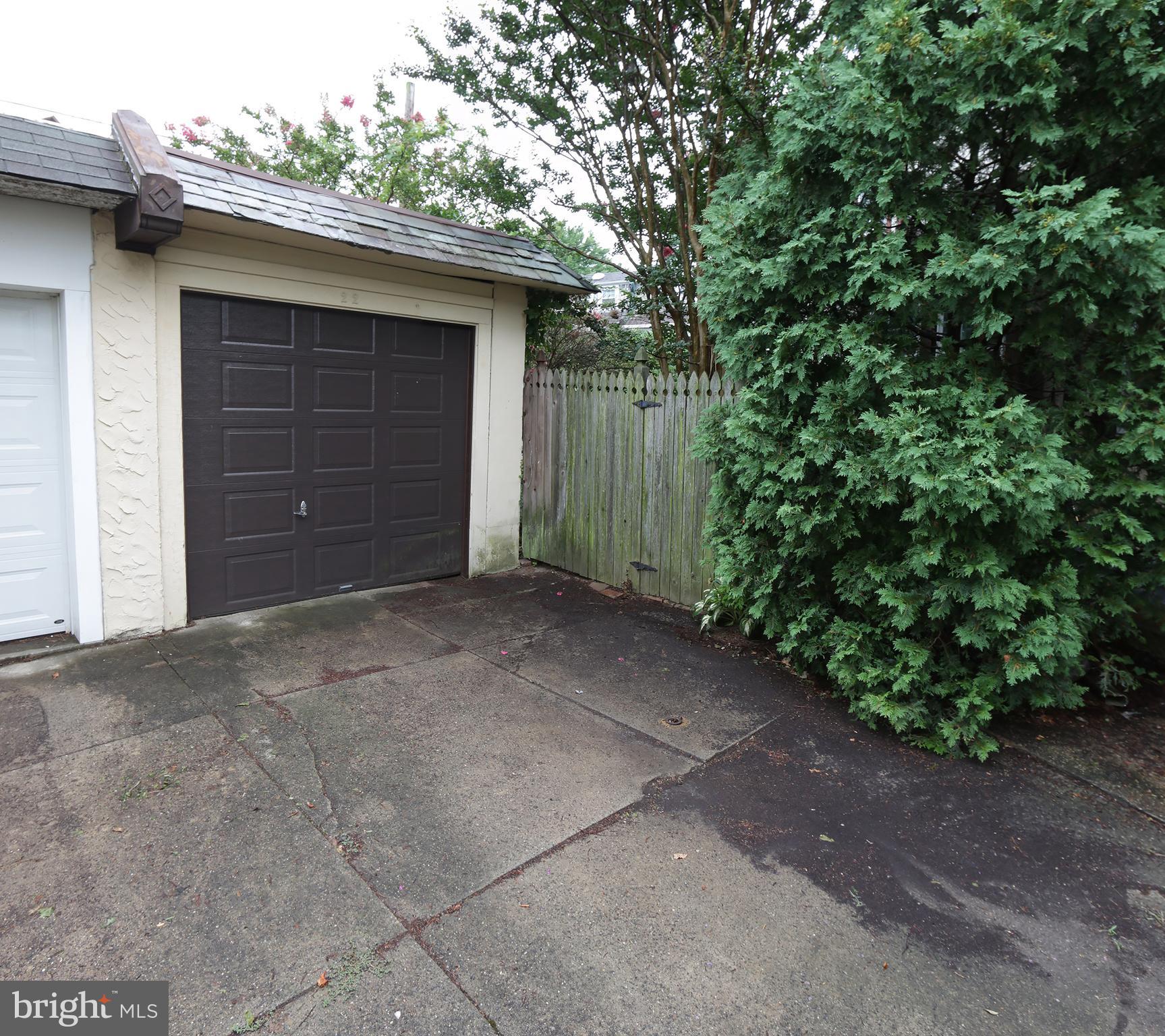 22 Eldon Road Lansdowne, PA 19050 - Photo 6 of 30 1 Car Garage