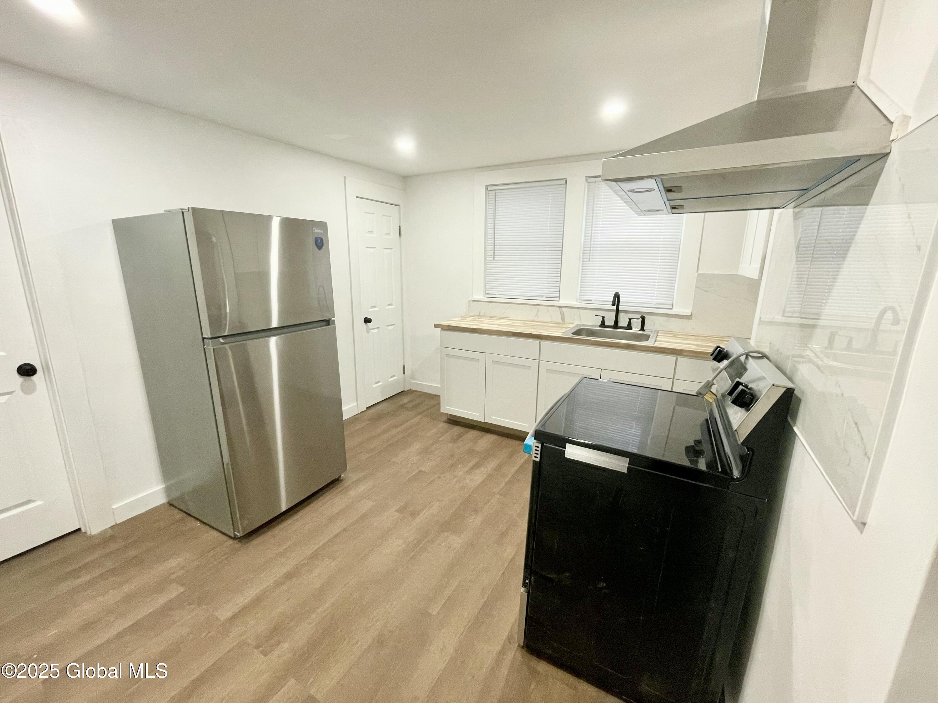 Undisclosed Address Albany, NY 12206 - Photo 4 of 15 IMG_4909