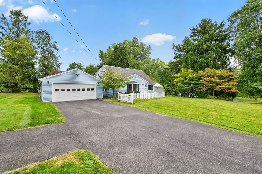 1070 Shoemaker Road Webster, NY 14580 - Photo 2 of 24 Gallery Image 2