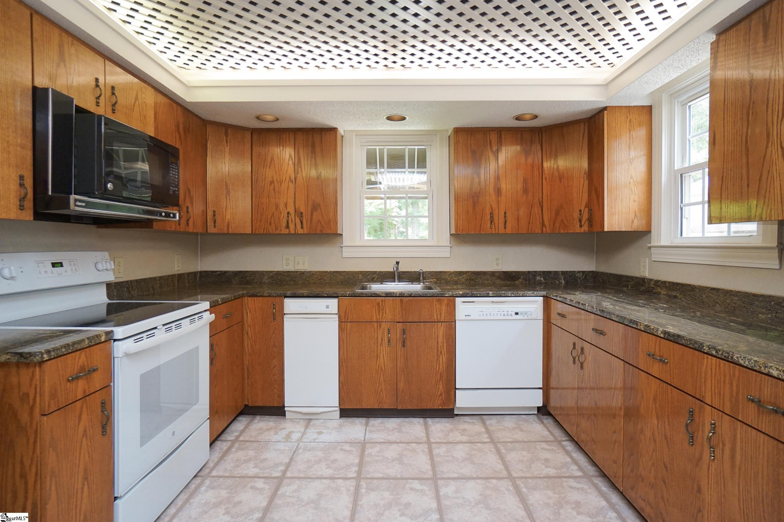 26 State Rd S-23-608 Greenville, SC 29609 - Photo 11 of 35 Gallery Image 11