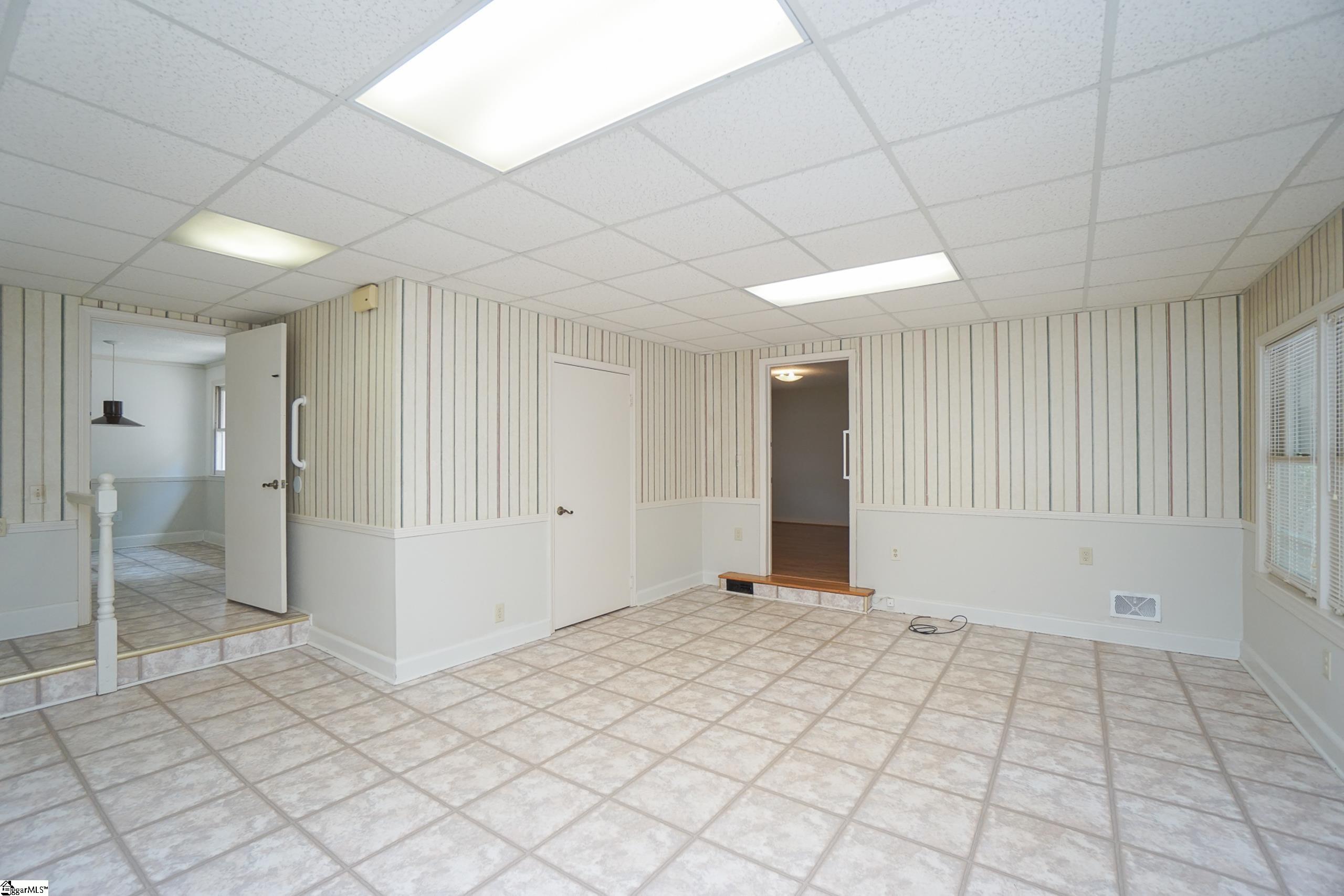 26 State Rd S-23-608 Greenville, SC 29609 - Photo 25 of 35 Gallery Image 25