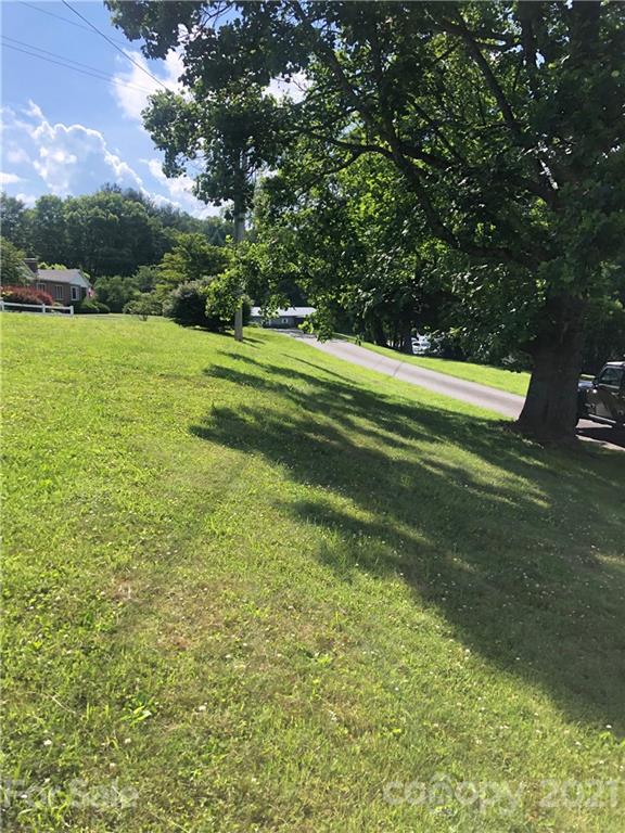 111 Dula Road Spruce Pine, NC 28777 - Photo 2 of 25 Gallery Image 2