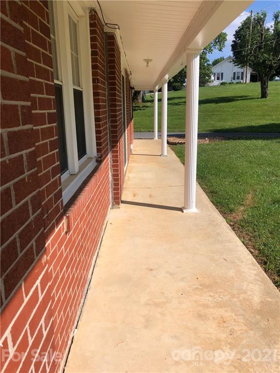 111 Dula Road Spruce Pine, NC 28777 - Photo 5 of 25 Gallery Image 5
