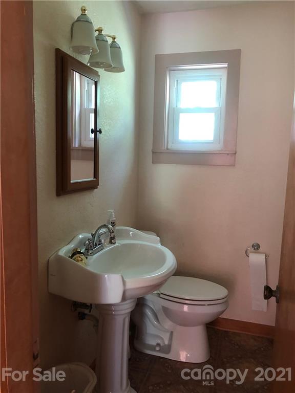111 Dula Road Spruce Pine, NC 28777 - Photo 10 of 25 Gallery Image 10