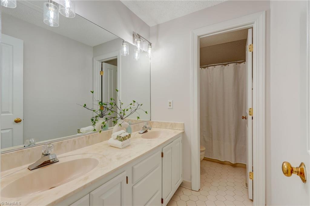 200 Stafford Oak Road Jamestown, NC 27282 - Photo 20 of 40