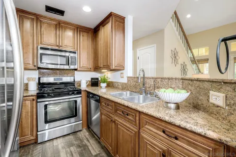 $800,000 | 11287 Provencal Place, San Diego, CA 92128