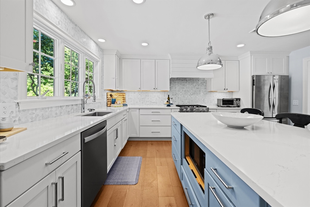 55 Union Bridge Road Duxbury, MA 02332 - Photo 15 of 42