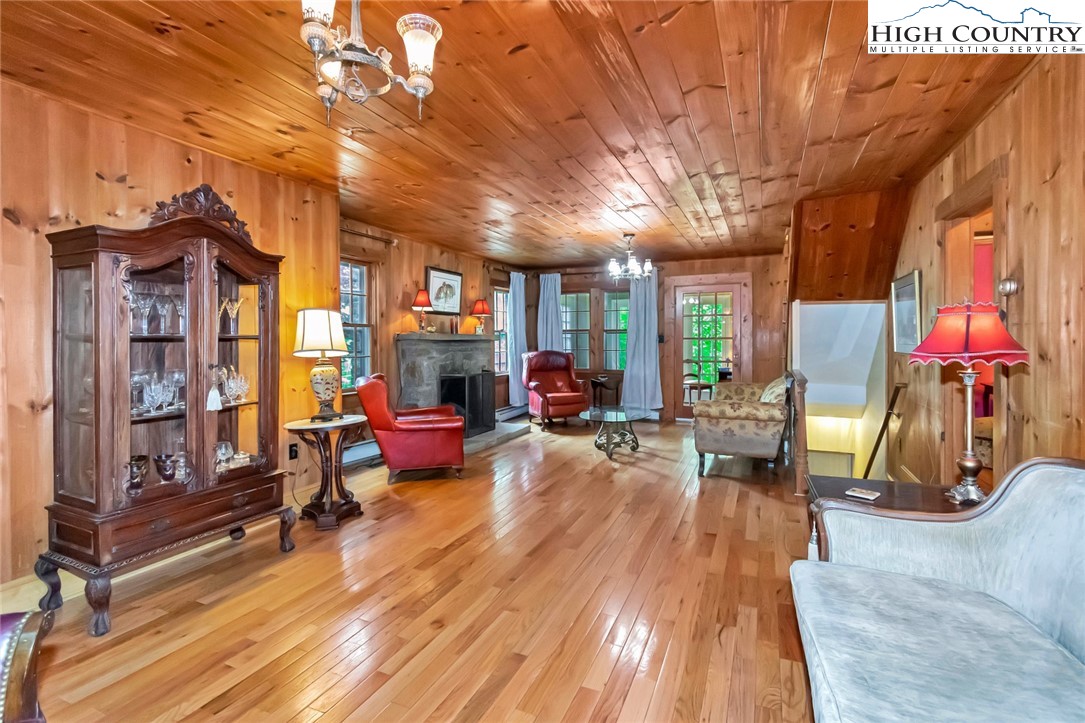 185 Sunset Drive Boone, NC 28607 - Photo 8 of 45 Gallery Image 8