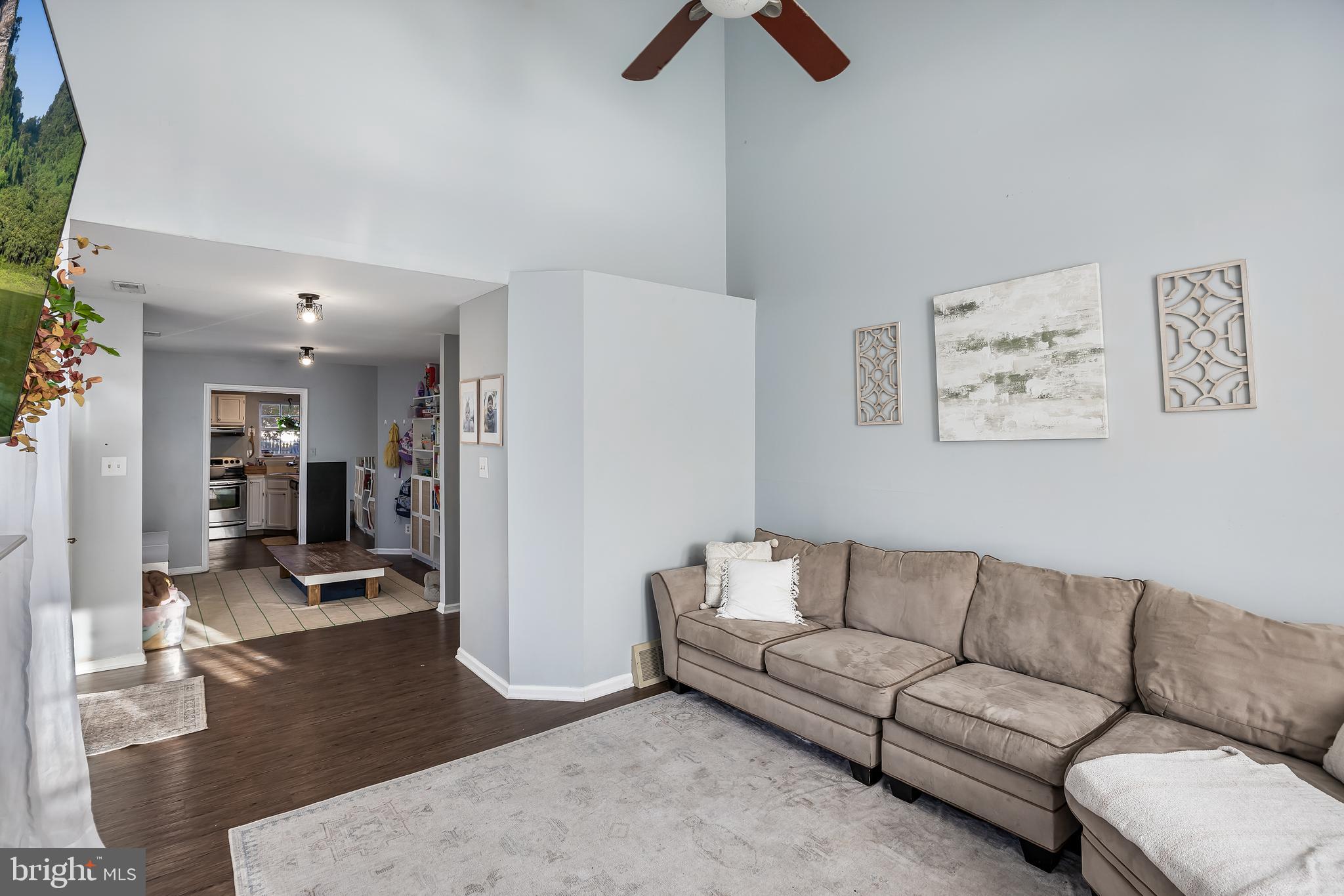 72 Pondview Lane Sicklerville, NJ 08081 - Photo 7 of 34 a living room with furniture and kitchen view