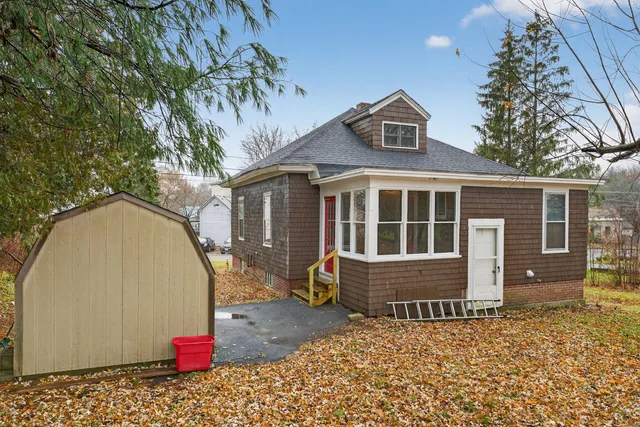 $99,900 | 35 Elmwood Avenue, Waterville, ME 04901