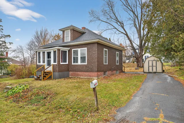 $99,900 | 35 Elmwood Avenue, Waterville, ME 04901