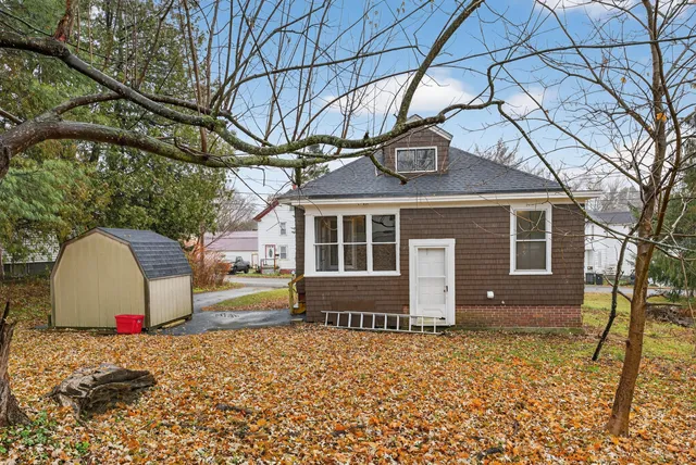 $99,900 | 35 Elmwood Avenue, Waterville, ME 04901