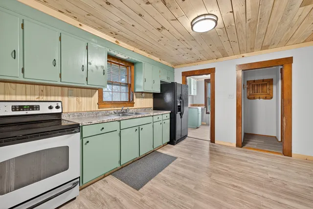 $99,900 | 35 Elmwood Avenue, Waterville, ME 04901