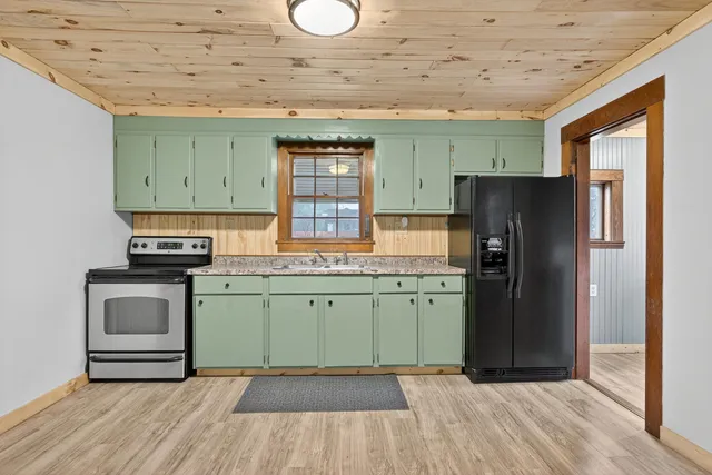 $99,900 | 35 Elmwood Avenue, Waterville, ME 04901