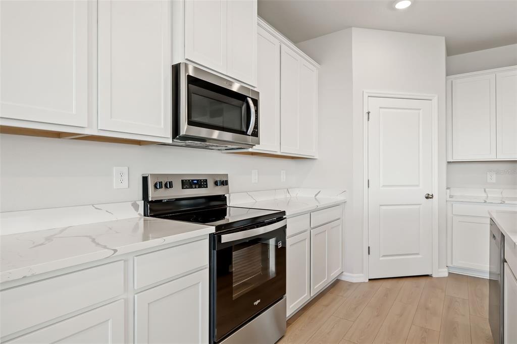 17107 James Trail Parrish, FL 34219 - Photo 8 of 40